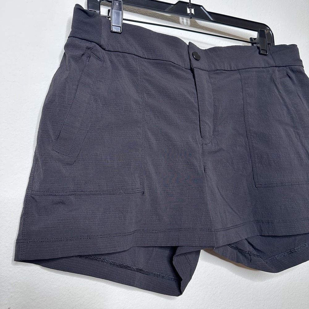 Athleta Trekkie North Shorts Women Size 14 Black Hiking Outdoor - Picture 2 of 4